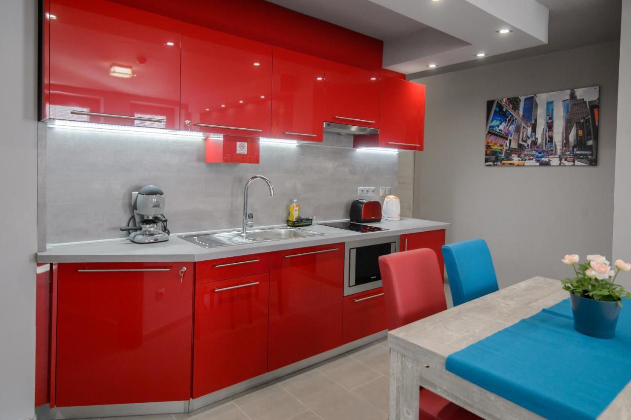 Hr Apartmanhaz Егер Екстериор снимка