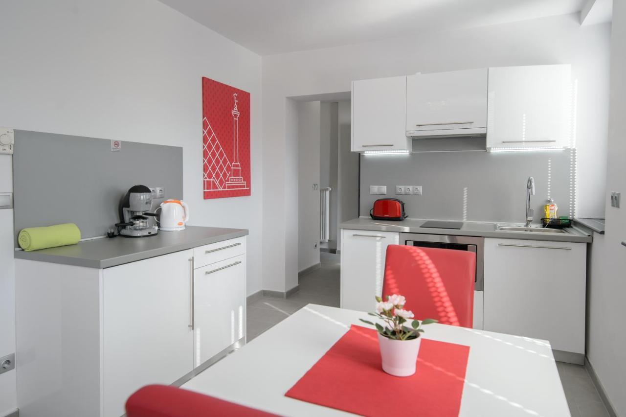 Hr Apartmanhaz Егер Екстериор снимка