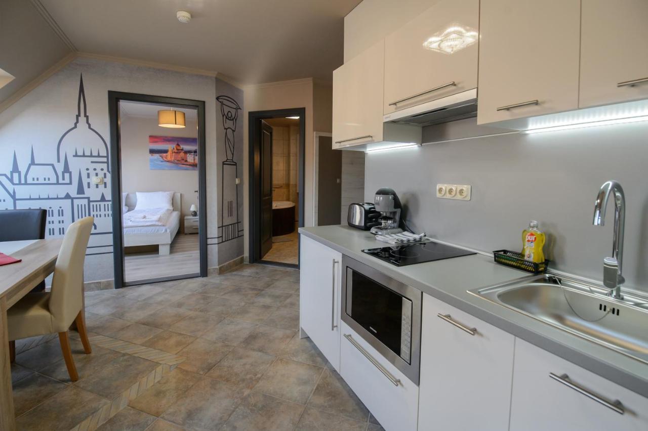Hr Apartmanhaz Егер Екстериор снимка