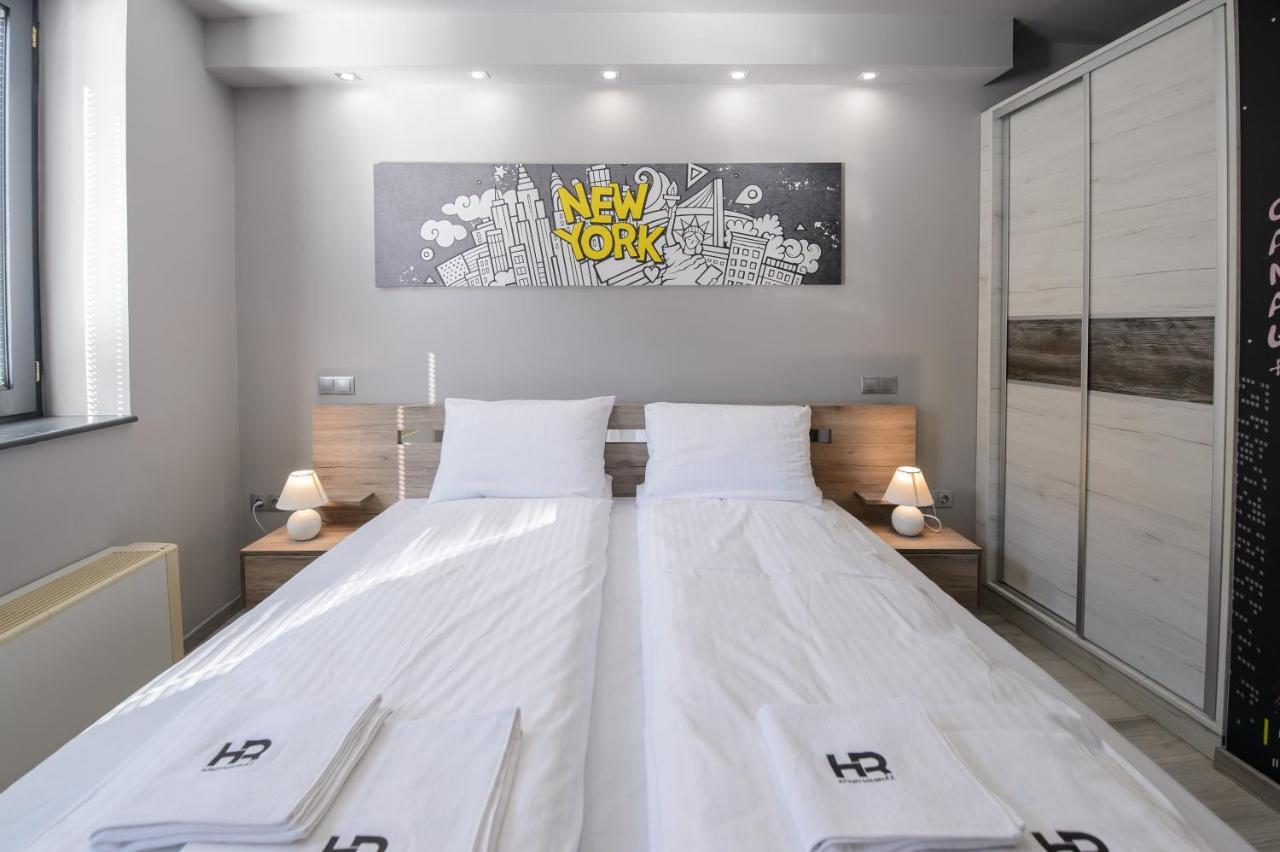 Hr Apartmanhaz Егер Екстериор снимка