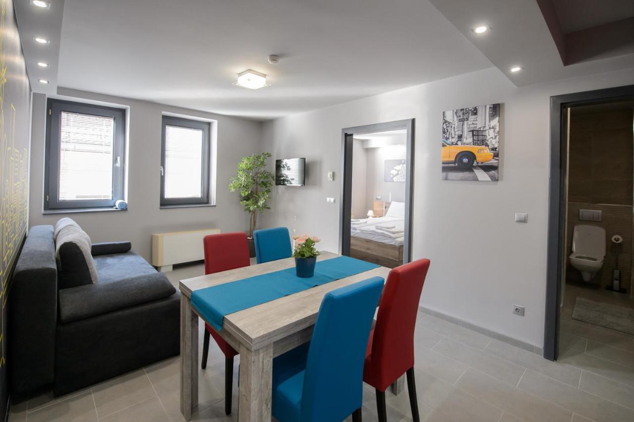 Hr Apartmanhaz Егер Екстериор снимка